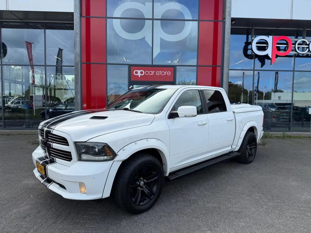 1500 5.7 V8 Quad Cab 6'4 | Panorama | Camera | Stoel ventilatie verwarming | Keyles | Elektrische stoelen |