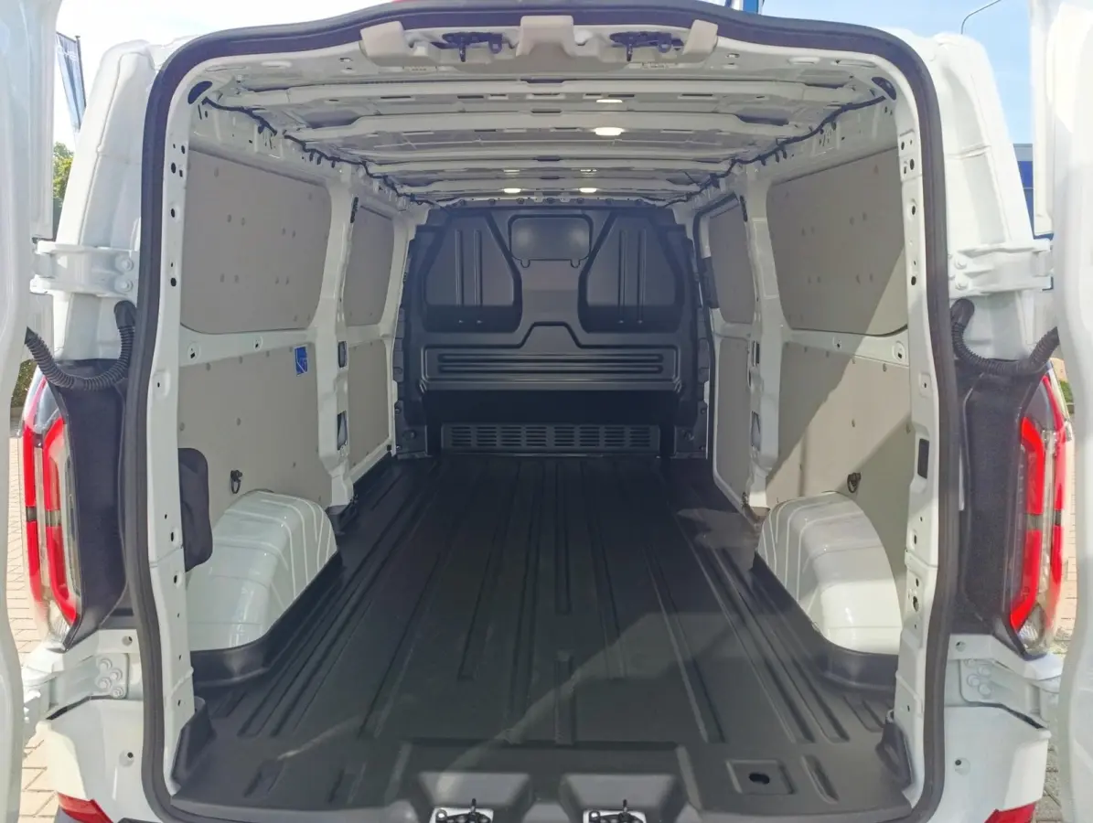 Cust. 340 L2H1 Trend 71 kWh | VOORRAAD! | Vehicle Integration System | LED Laadruimteverlichting | Laadvloerbescherming | Bekleding zijwand en achterdeuren
