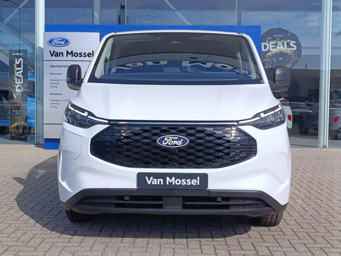 Cust. 340 L2H1 Trend 71 kWh | VOORRAAD! | Vehicle Integration System | LED Laadruimteverlichting | Laadvloerbescherming | Bekleding zijwand en achterdeuren