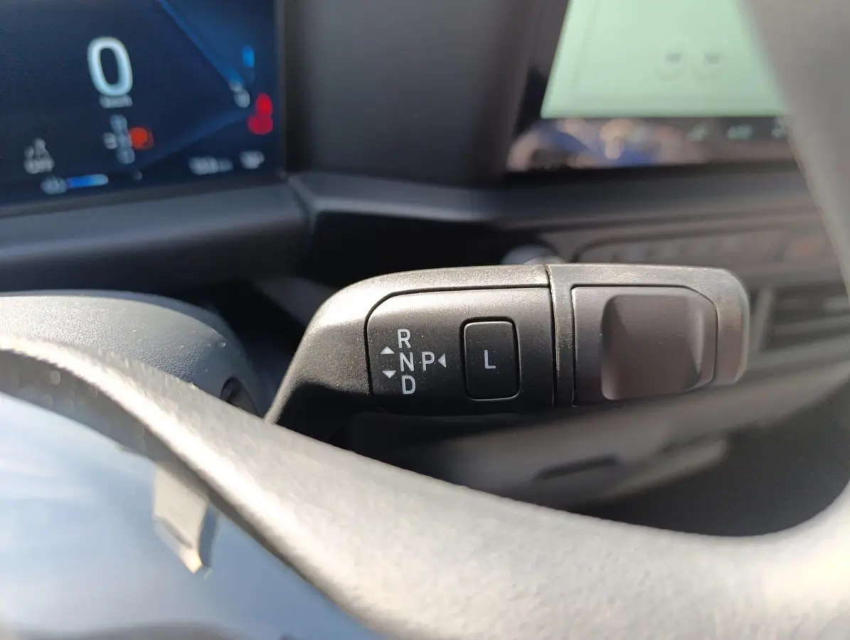 Cust. 340 L2H1 Trend 71 kWh | VOORRAAD! | Vehicle Integration System | LED Laadruimteverlichting | Laadvloerbescherming | Bekleding zijwand en achterdeuren