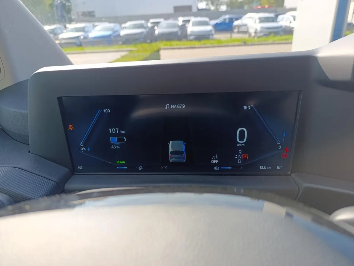 Cust. 340 L2H1 Trend 71 kWh | VOORRAAD! | Vehicle Integration System | LED Laadruimteverlichting | Laadvloerbescherming | Bekleding zijwand en achterdeuren