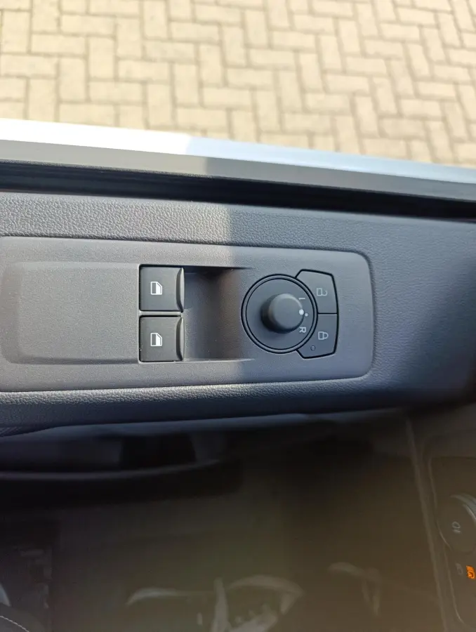 Cust. 340 L2H1 Trend 71 kWh | VOORRAAD! | Vehicle Integration System | LED Laadruimteverlichting | Laadvloerbescherming | Bekleding zijwand en achterdeuren