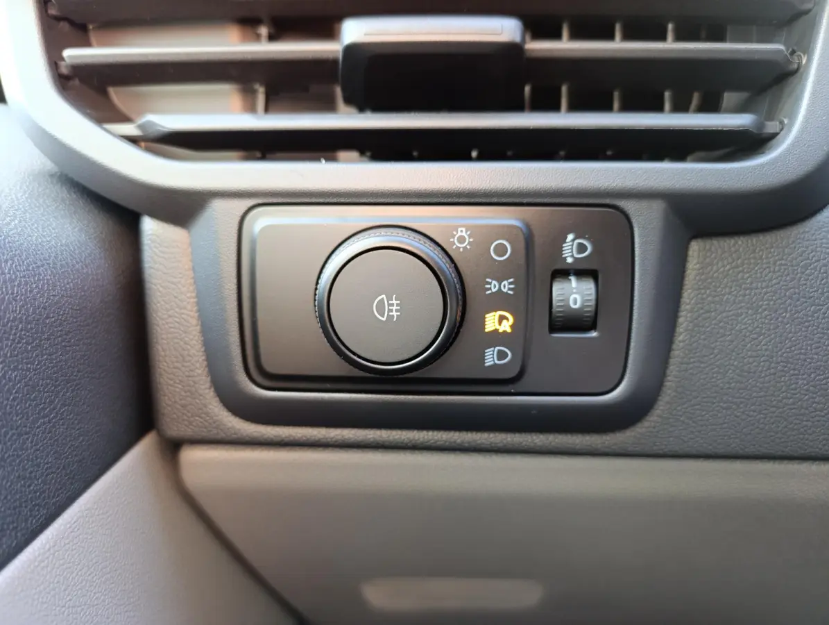 Cust. 340 L2H1 Trend 71 kWh | VOORRAAD! | Vehicle Integration System | LED Laadruimteverlichting | Laadvloerbescherming | Bekleding zijwand en achterdeuren