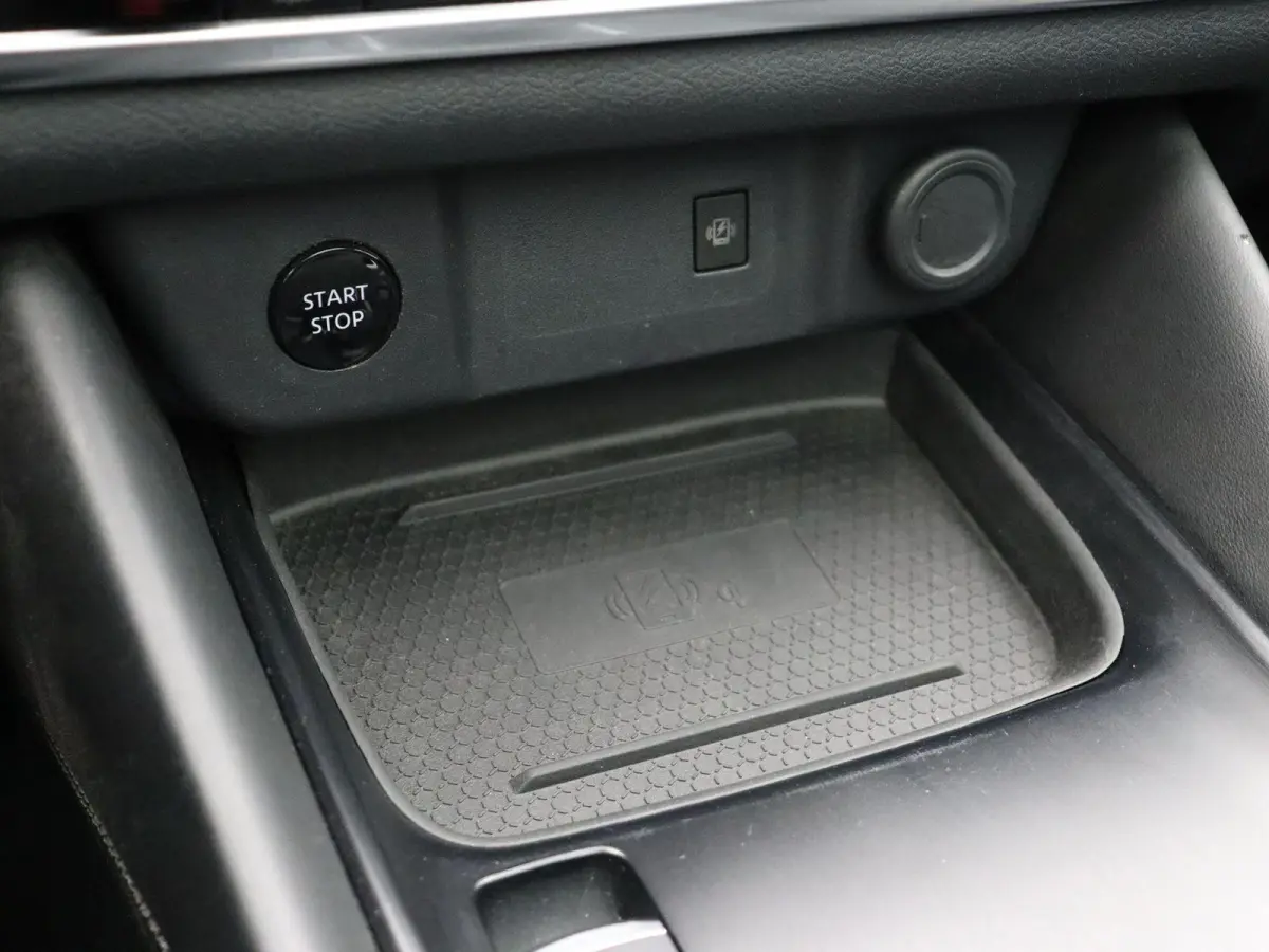 1.5 e-Power N-Connecta | Rondomzicht Camera | Climate control |  Adaptieve cruise control | Navigatie | Panoramadak | Automatisch groot licht | Dab-radio |
