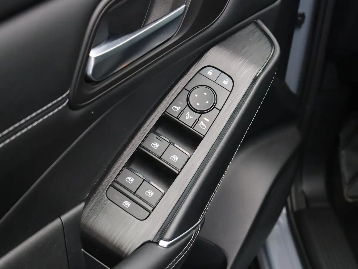 1.5 e-Power N-Connecta | Rondomzicht Camera | Climate control |  Adaptieve cruise control | Navigatie | Panoramadak | Automatisch groot licht | Dab-radio |