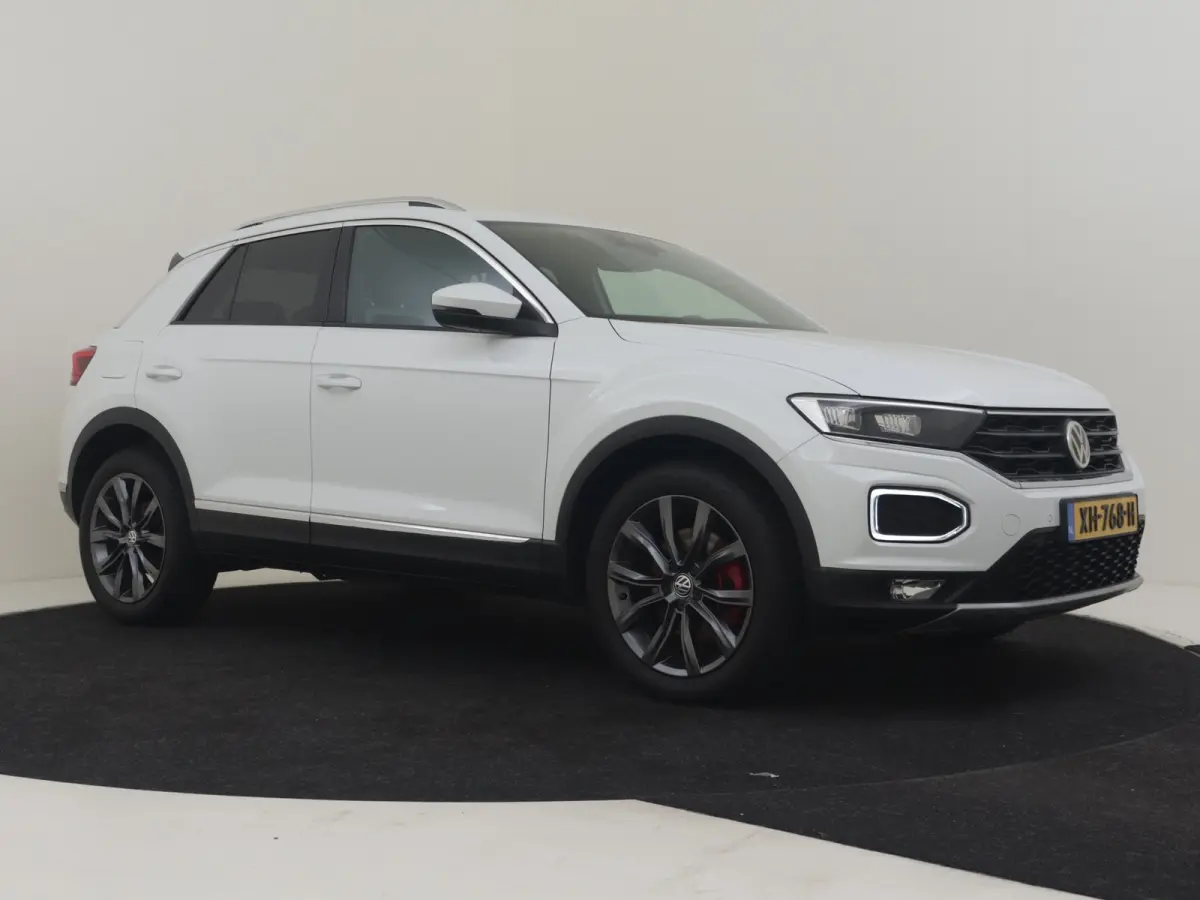 1.5 TSI Sport l LED l Climate contr | Cruise contr adapt | Rode Remklauwen l Apple carplay Android auto  l Parkeersensoren voor en achter l 18" l