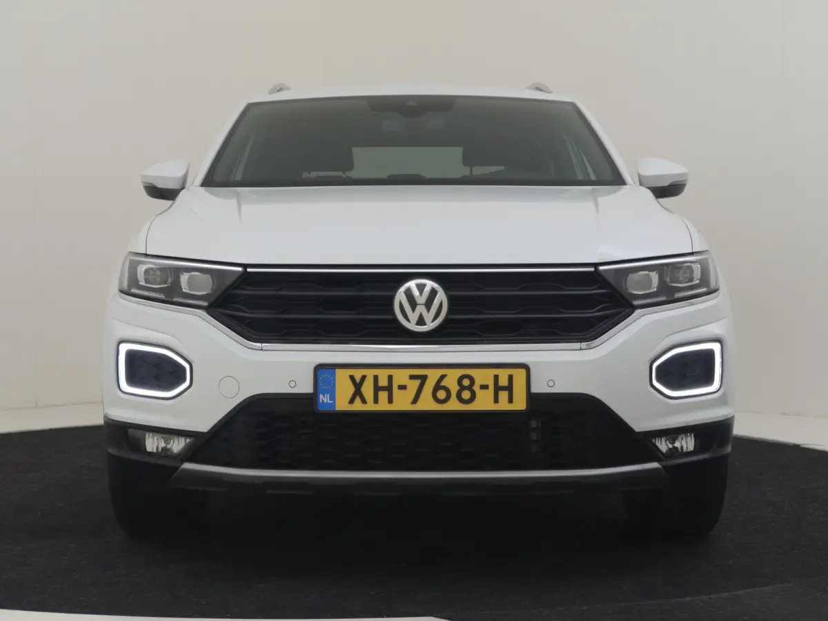 1.5 TSI Sport l LED l Climate contr | Cruise contr adapt | Rode Remklauwen l Apple carplay Android auto  l Parkeersensoren voor en achter l 18" l
