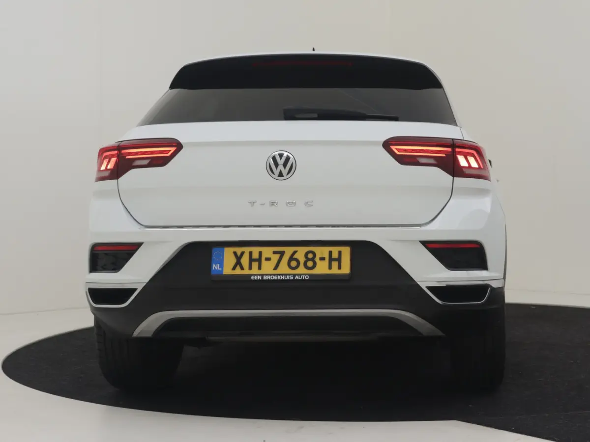 1.5 TSI Sport l LED l Climate contr | Cruise contr adapt | Rode Remklauwen l Apple carplay Android auto  l Parkeersensoren voor en achter l 18" l