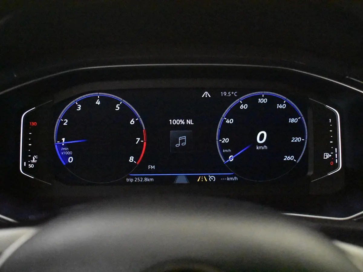 1.5 TSI Sport l LED l Climate contr | Cruise contr adapt | Rode Remklauwen l Apple carplay Android auto  l Parkeersensoren voor en achter l 18" l