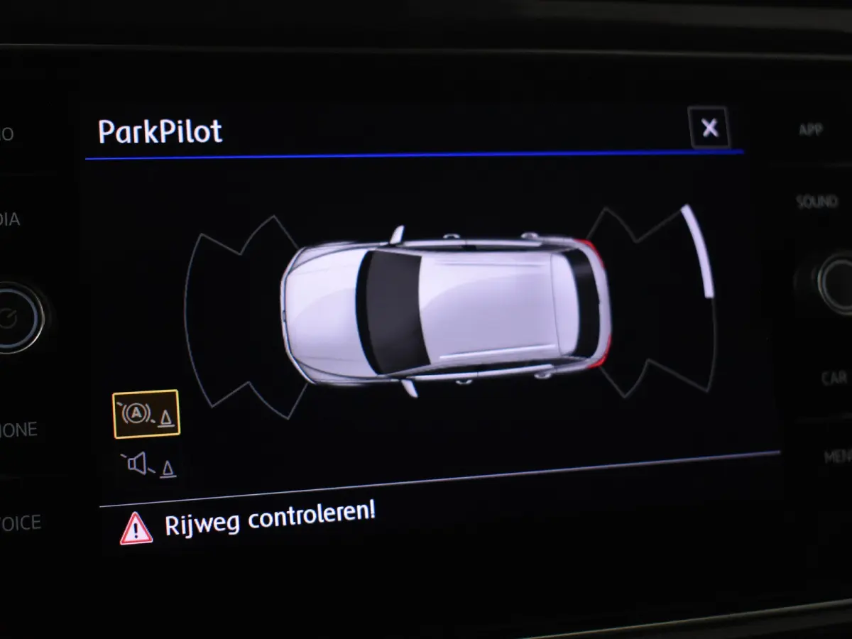 1.5 TSI Sport l LED l Climate contr | Cruise contr adapt | Rode Remklauwen l Apple carplay Android auto  l Parkeersensoren voor en achter l 18" l