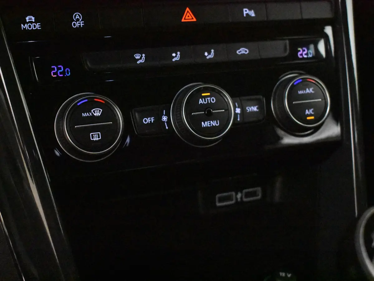 1.5 TSI Sport l LED l Climate contr | Cruise contr adapt | Rode Remklauwen l Apple carplay Android auto  l Parkeersensoren voor en achter l 18" l