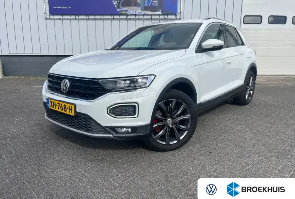1.5 TSI Sport l LED l Rode Remklauwen l Navigatie l App Connect l Parkeersensoren voor en achter l 18" l