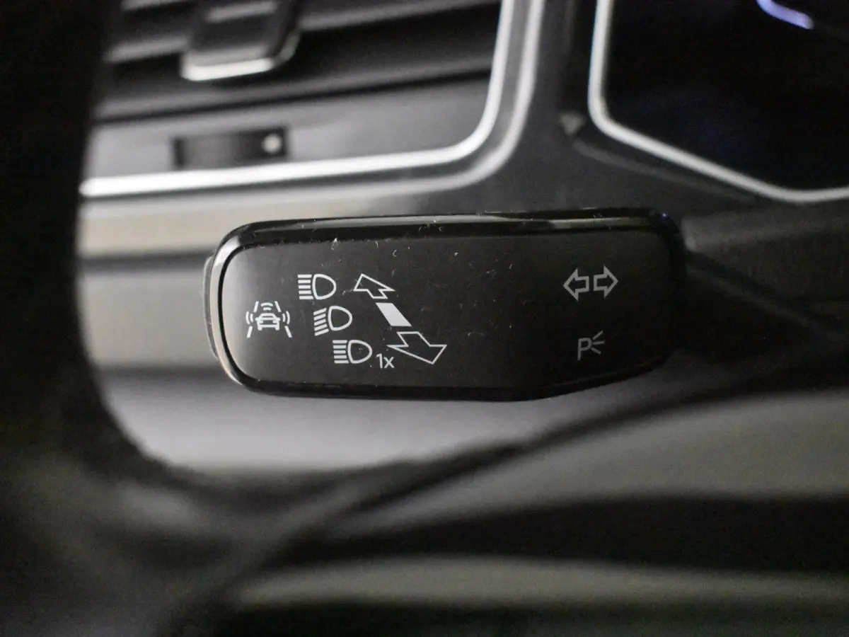 1.5 TSI Sport l LED l Climate contr | Cruise contr adapt | Rode Remklauwen l Apple carplay Android auto  l Parkeersensoren voor en achter l 18" l