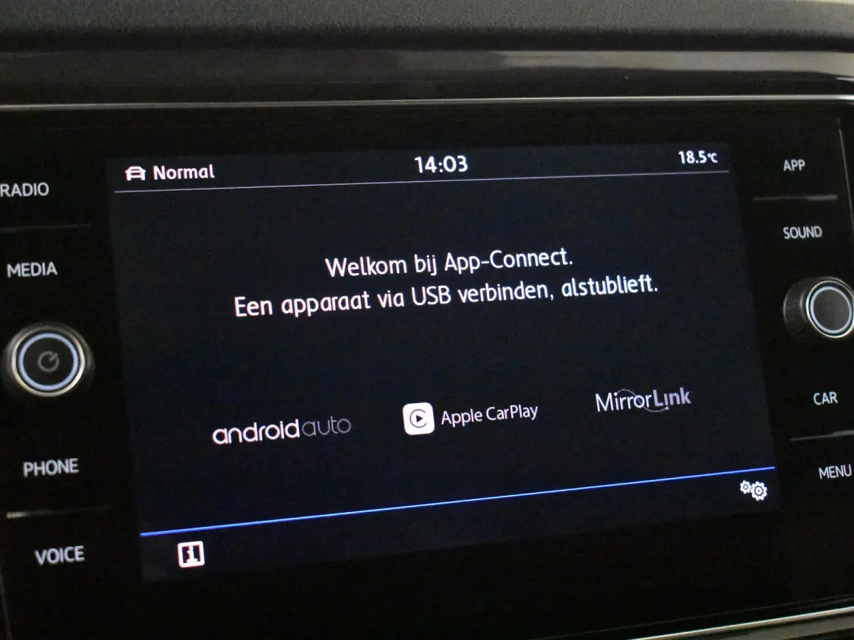1.5 TSI Sport l LED l Climate contr | Cruise contr adapt | Rode Remklauwen l Apple carplay Android auto  l Parkeersensoren voor en achter l 18" l
