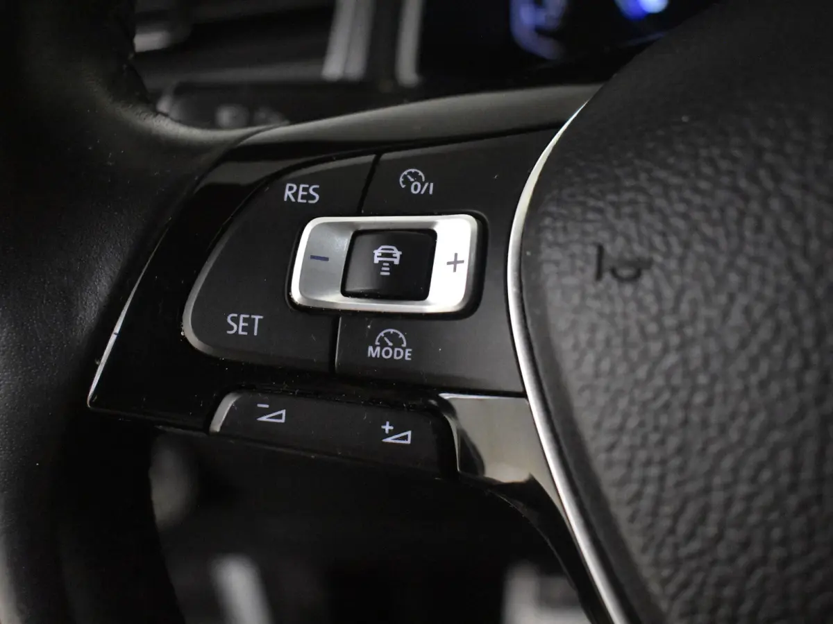 1.5 TSI Sport l LED l Climate contr | Cruise contr adapt | Rode Remklauwen l Apple carplay Android auto  l Parkeersensoren voor en achter l 18" l