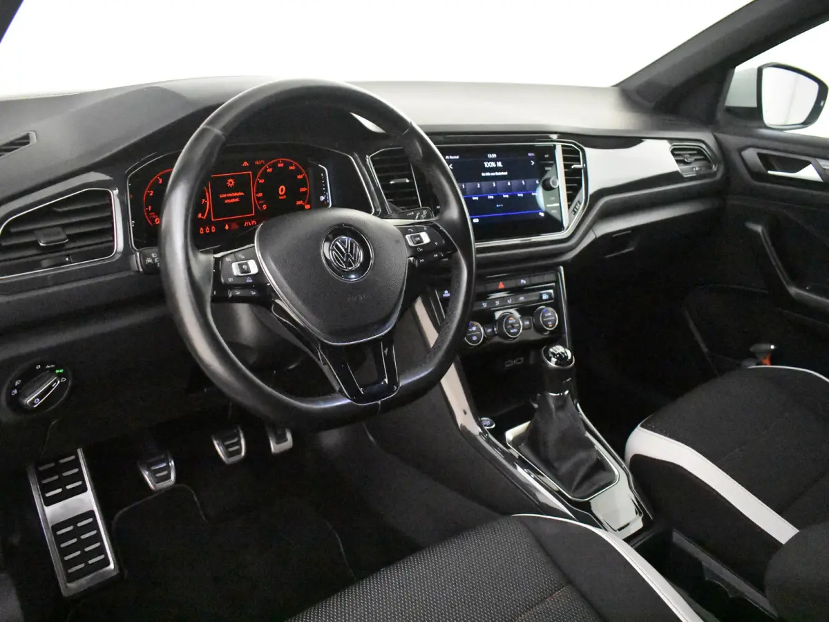 1.5 TSI Sport l LED l Climate contr | Cruise contr adapt | Rode Remklauwen l Apple carplay Android auto  l Parkeersensoren voor en achter l 18" l