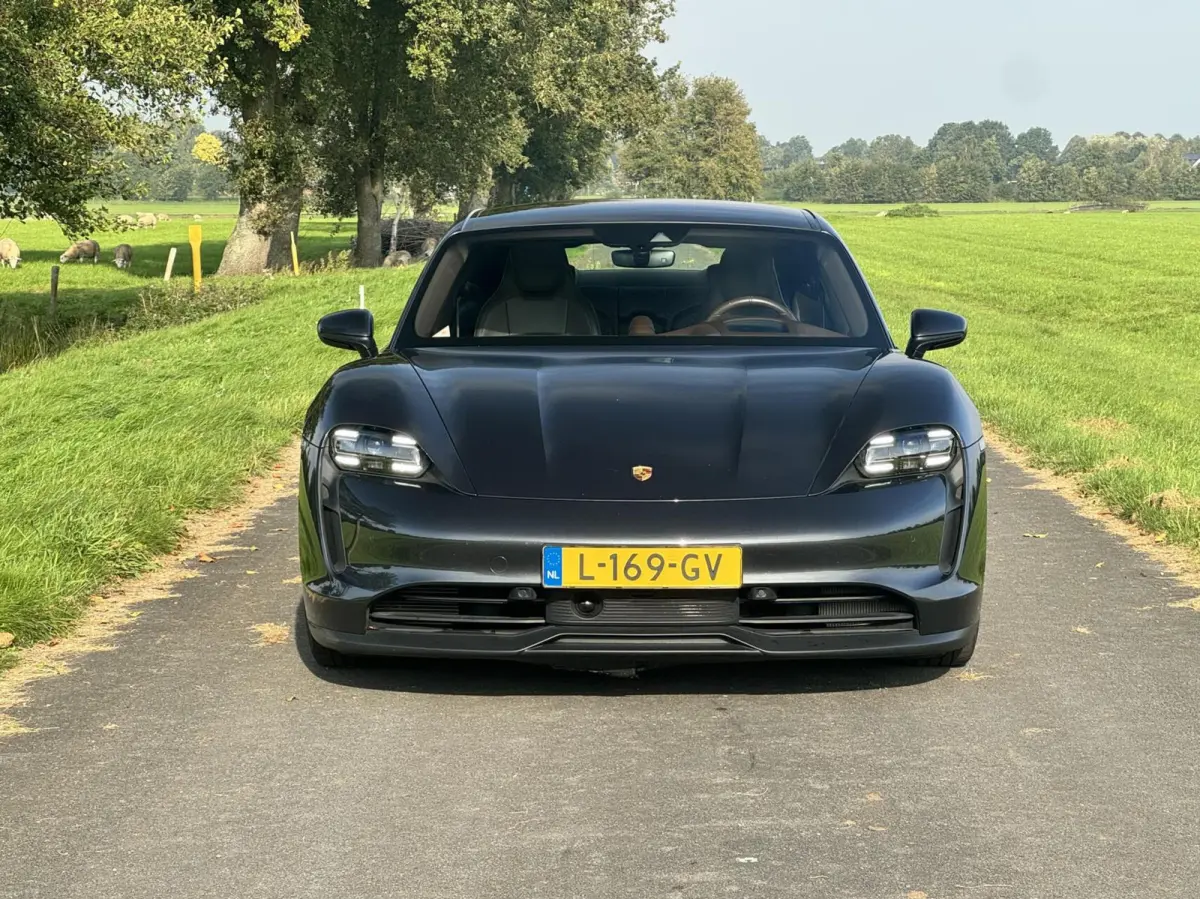|Performance Battery Plus 93 kW|SOH 95%|Sport Chrono|Pano|Luchtvering|BOSE|HUD|Stoelventilatie|NL-auto