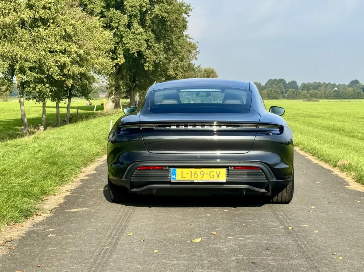 |Performance Battery Plus 93 kW|SOH 95%|Sport Chrono|Pano|Luchtvering|BOSE|HUD|Stoelventilatie|NL-auto