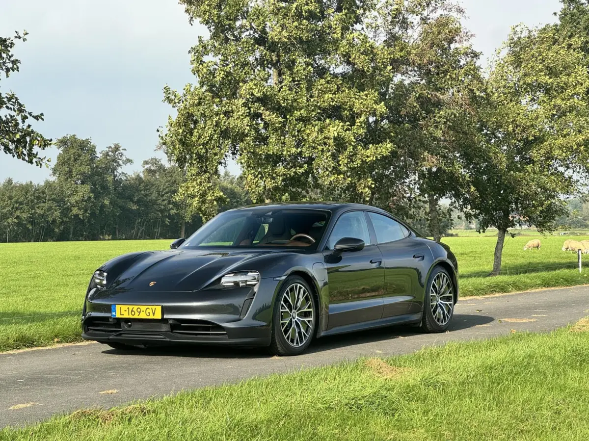 |Performance Battery Plus 93 kW|SOH 95%|Sport Chrono|Pano|Luchtvering|BOSE|HUD|Stoelventilatie|NL-auto