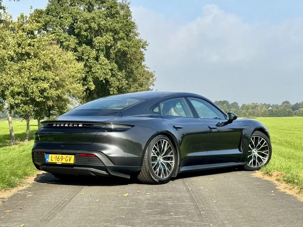 |Performance Battery Plus 93 kW|SOH 95%|Sport Chrono|Pano|Luchtvering|BOSE|HUD|Stoelventilatie|NL-auto
