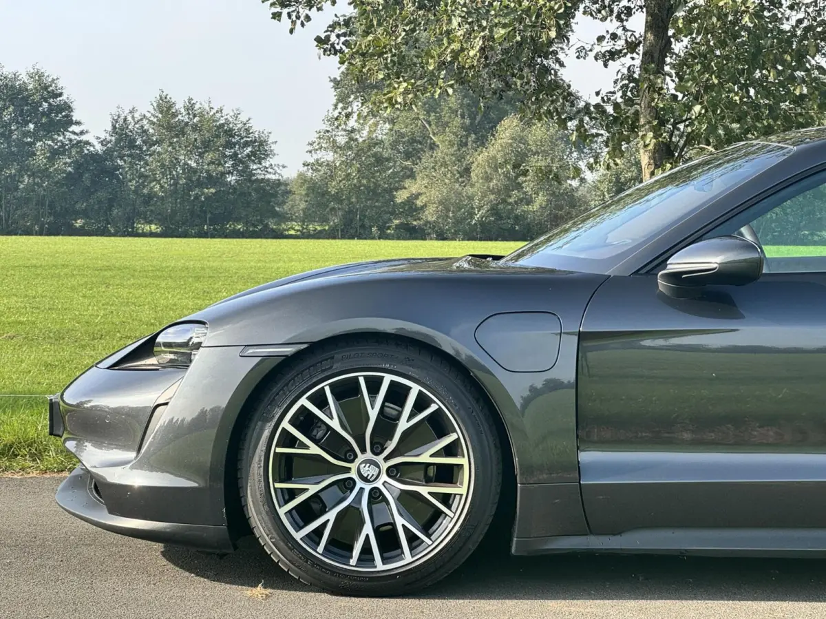 |Performance Battery Plus 93 kW|SOH 95%|Sport Chrono|Pano|Luchtvering|BOSE|HUD|Stoelventilatie|NL-auto