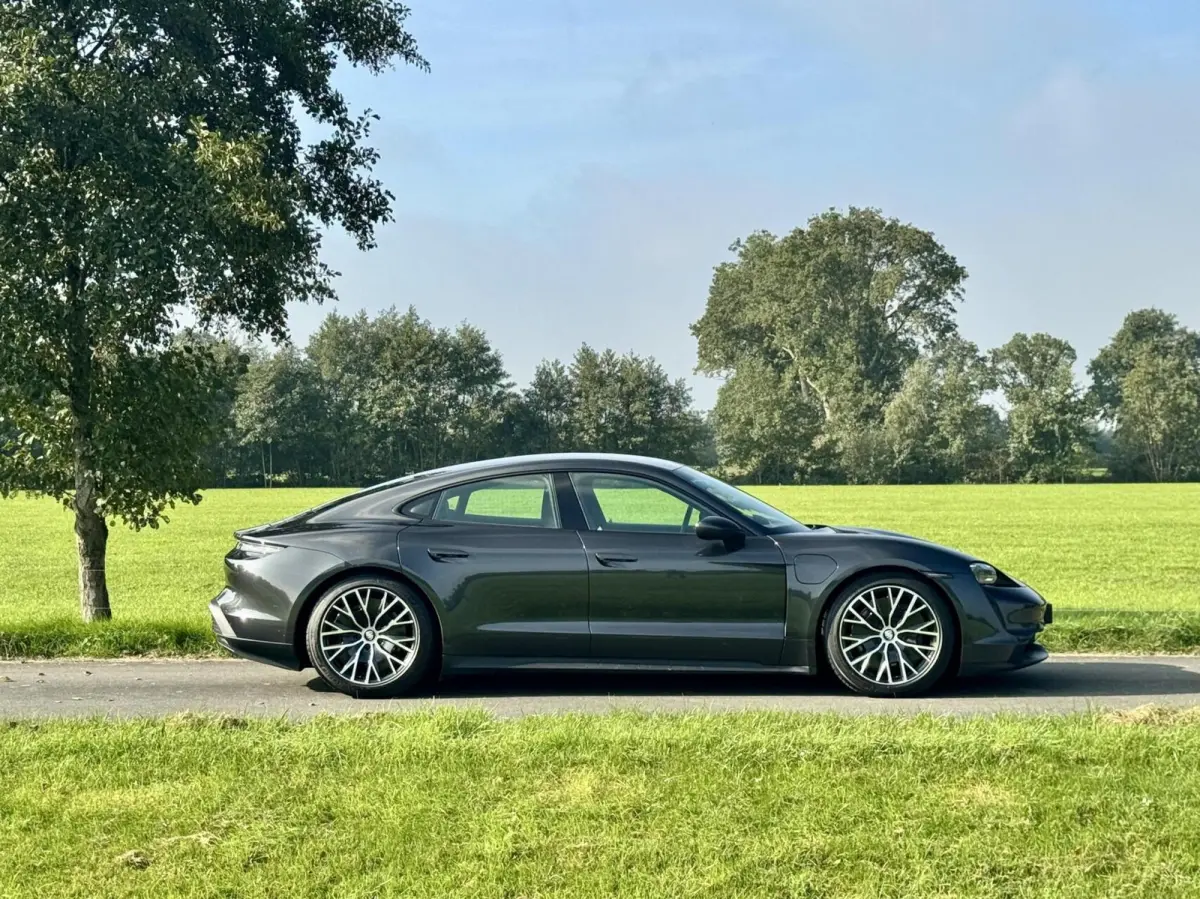 |Performance Battery Plus 93 kW|SOH 95%|Sport Chrono|Pano|Luchtvering|BOSE|HUD|Stoelventilatie|NL-auto