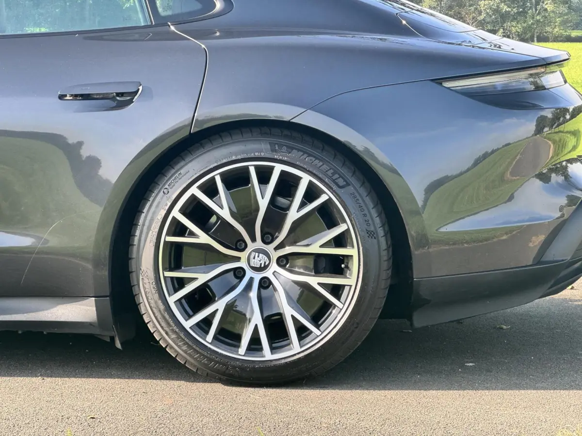 |Performance Battery Plus 93 kW|SOH 95%|Sport Chrono|Pano|Luchtvering|BOSE|HUD|Stoelventilatie|NL-auto