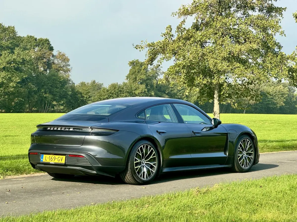 |Performance Battery Plus 93 kW|SOH 95%|Sport Chrono|Pano|Luchtvering|BOSE|HUD|Stoelventilatie|NL-auto