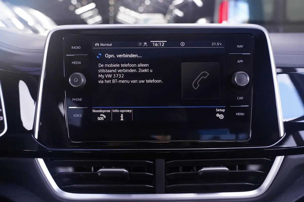 1.5 TSI R-Line Apple Carplay Panoramadak Privacy Glass LMV "18" Digital Display LED