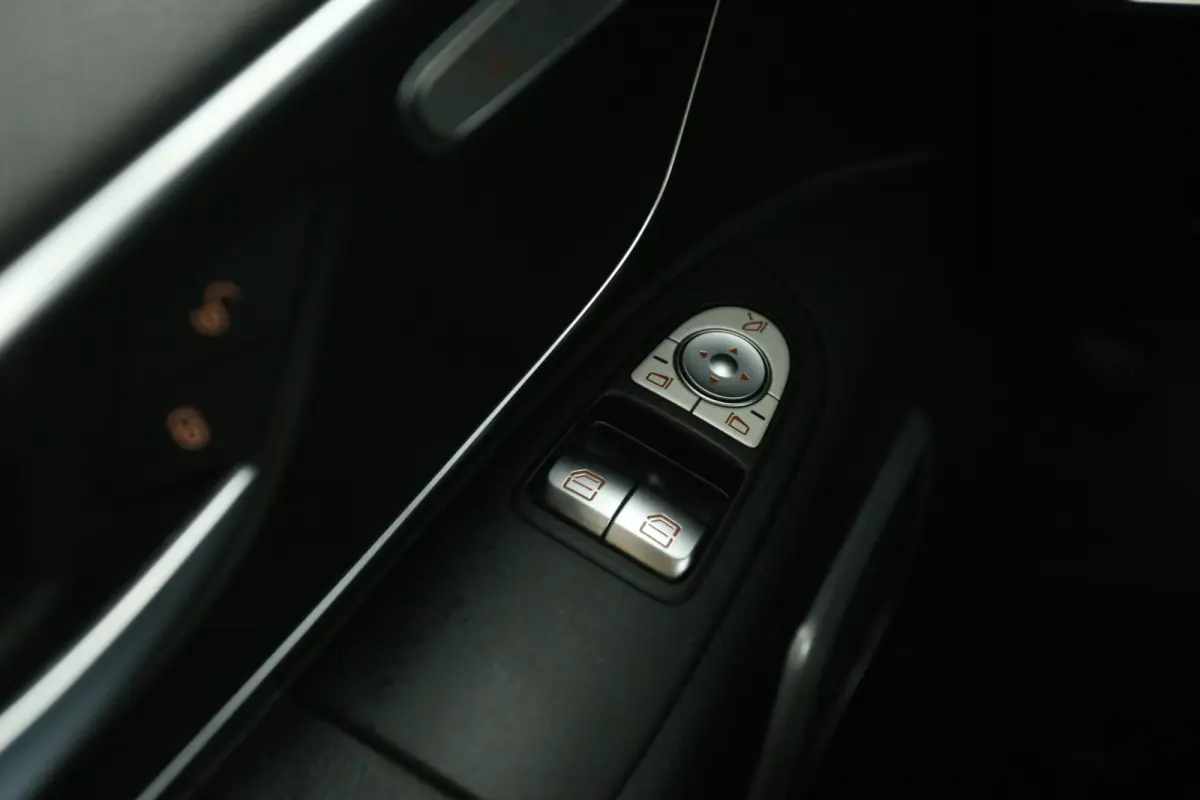119 CDI | Marge | Automaat | Airco | Camera | Cruise | 3 Zits | Trekhaak | Carplay | Navi