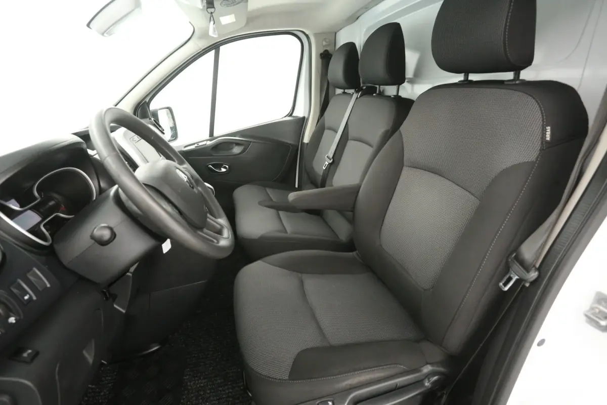2.0 dCi 170PK L2H1 | Automaat | Airco | Cruise | Camera | Carplay | 3 Zits | Trekhaak | Navi | Parkeersens.