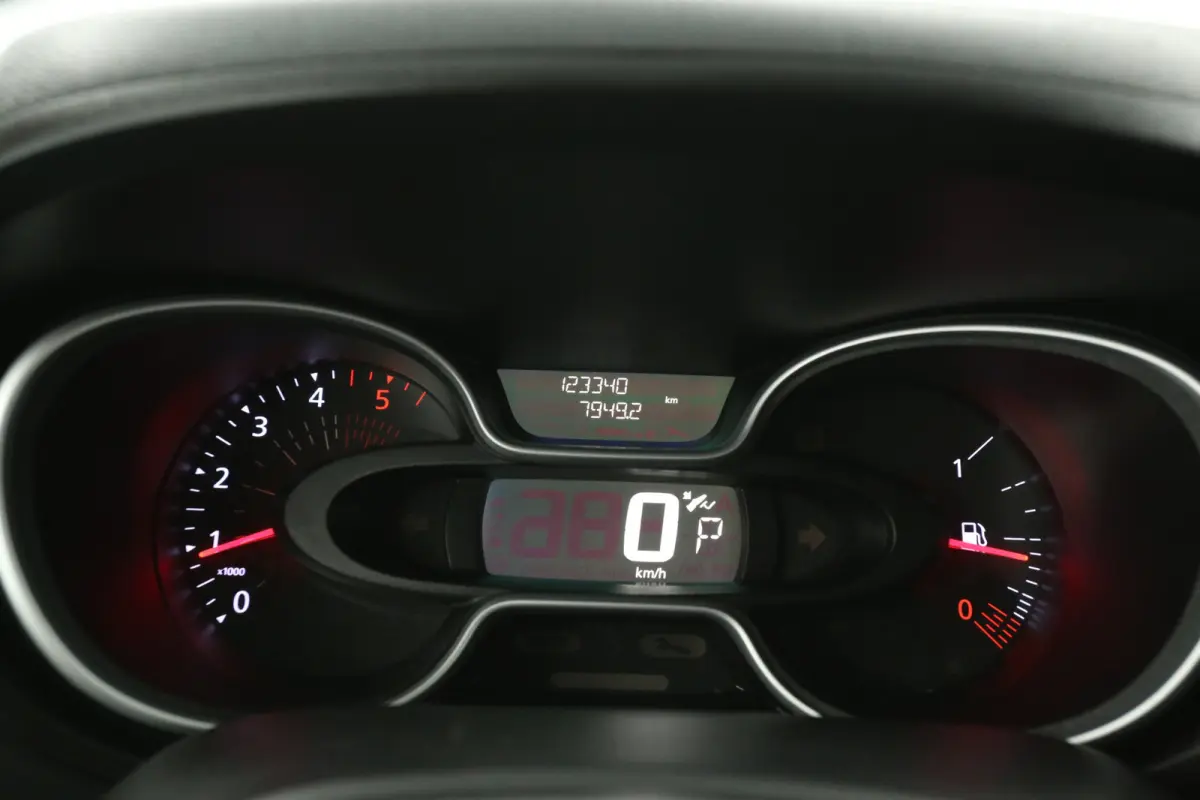 2.0 dCi 170PK L2H1 | Automaat | Airco | Cruise | Camera | Carplay | 3 Zits | Trekhaak | Navi | Parkeersens.