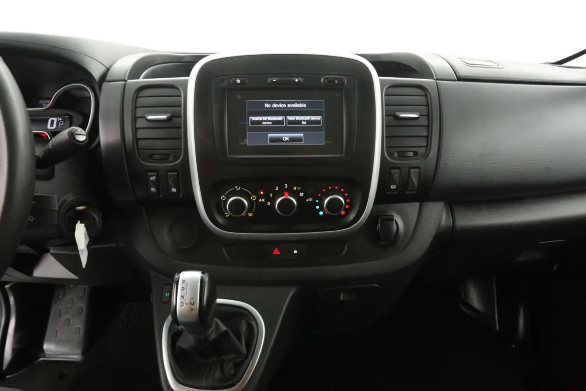 2.0 dCi 170PK L2H1 | Automaat | Airco | Cruise | Camera | Carplay | 3 Zits | Trekhaak | Navi | Parkeersens.