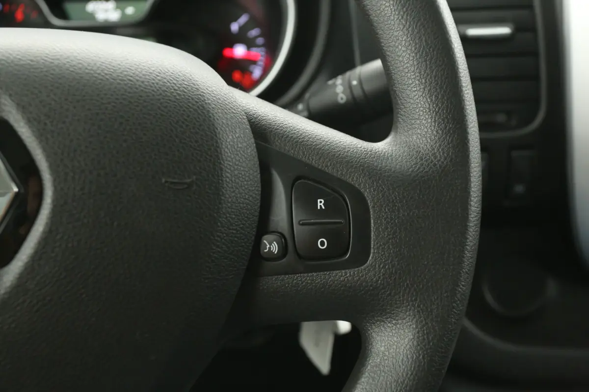 2.0 dCi 170PK L2H1 | Automaat | Airco | Cruise | Camera | Carplay | 3 Zits | Trekhaak | Navi | Parkeersens.
