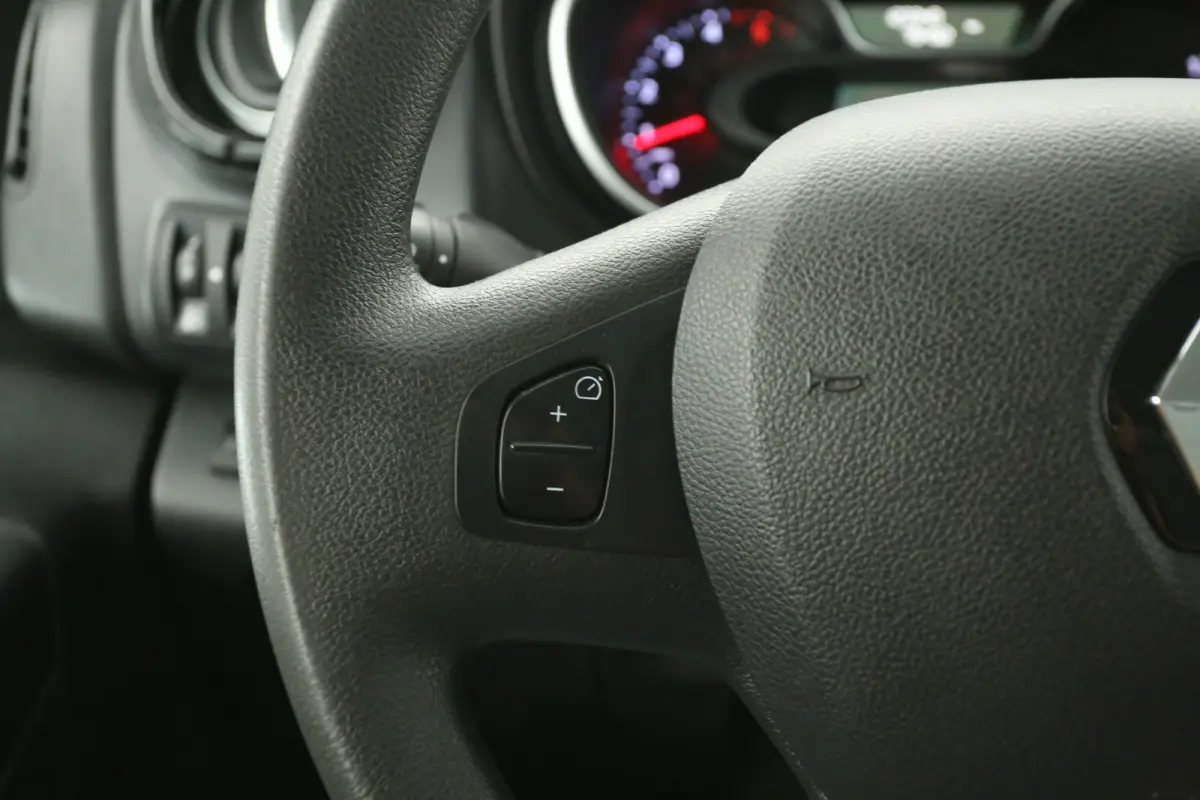 2.0 dCi 170PK L2H1 | Automaat | Airco | Cruise | Camera | Carplay | 3 Zits | Trekhaak | Navi | Parkeersens.