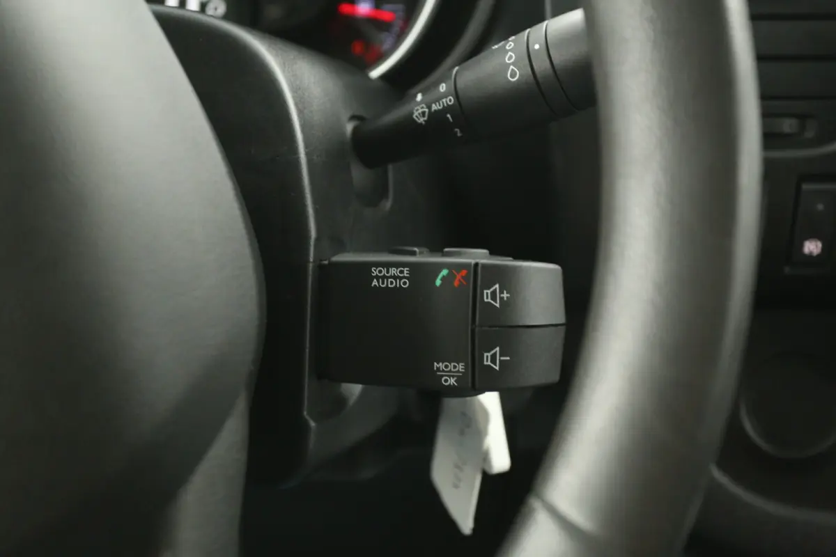 2.0 dCi 170PK L2H1 | Automaat | Airco | Cruise | Camera | Carplay | 3 Zits | Trekhaak | Navi | Parkeersens.