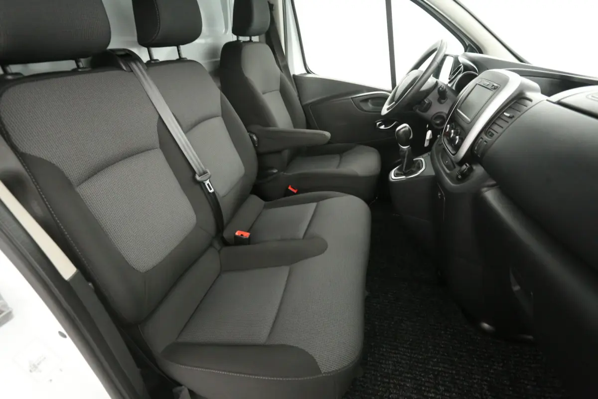 2.0 dCi 170PK L2H1 | Automaat | Airco | Cruise | Camera | Carplay | 3 Zits | Trekhaak | Navi | Parkeersens.