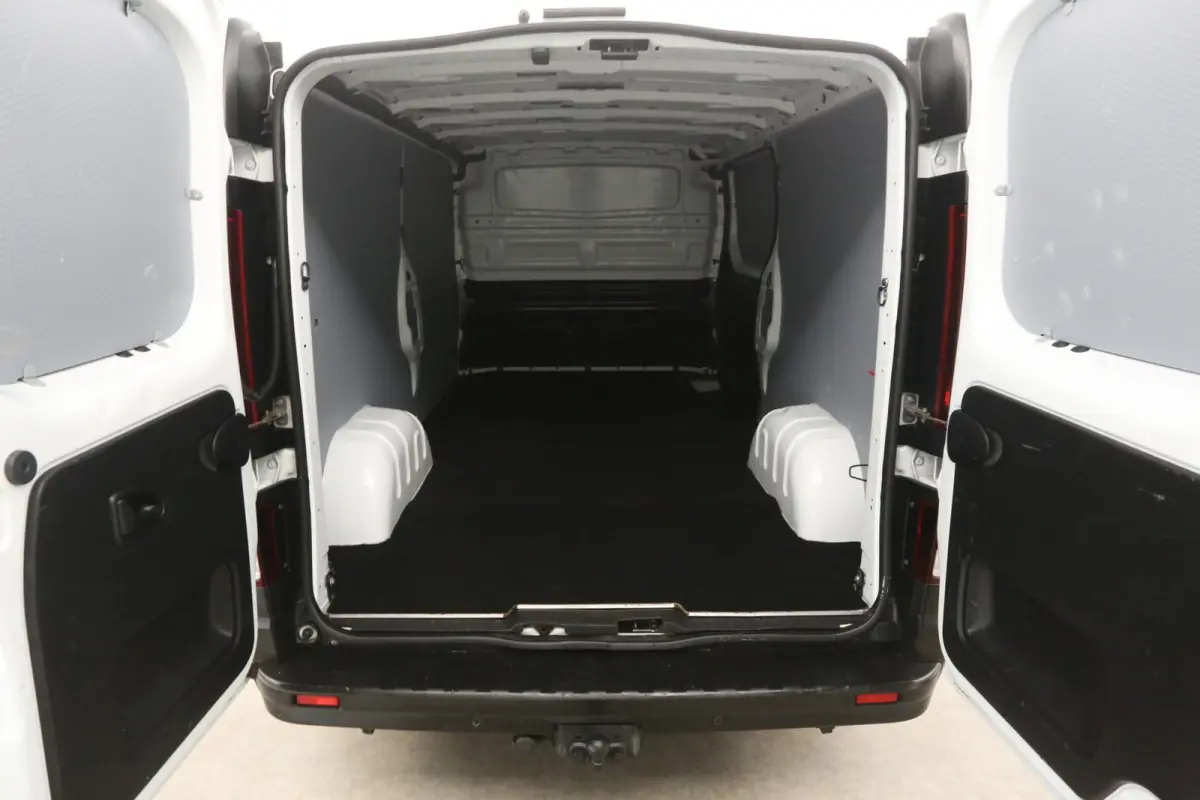 2.0 dCi 170PK L2H1 | Automaat | Airco | Cruise | Camera | Carplay | 3 Zits | Trekhaak | Navi | Parkeersens.