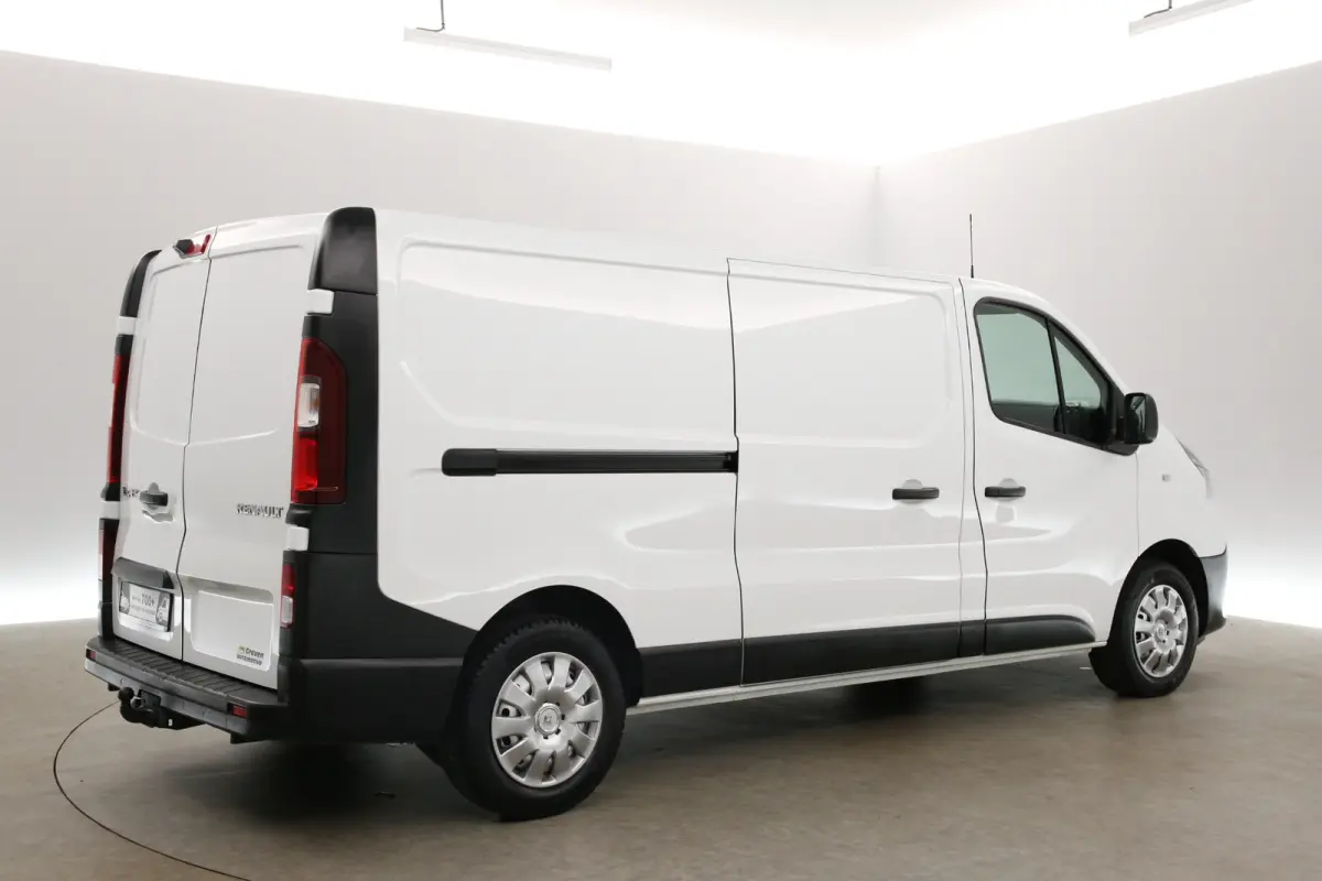 2.0 dCi 170PK L2H1 | Automaat | Airco | Cruise | Camera | Carplay | 3 Zits | Trekhaak | Navi | Parkeersens.