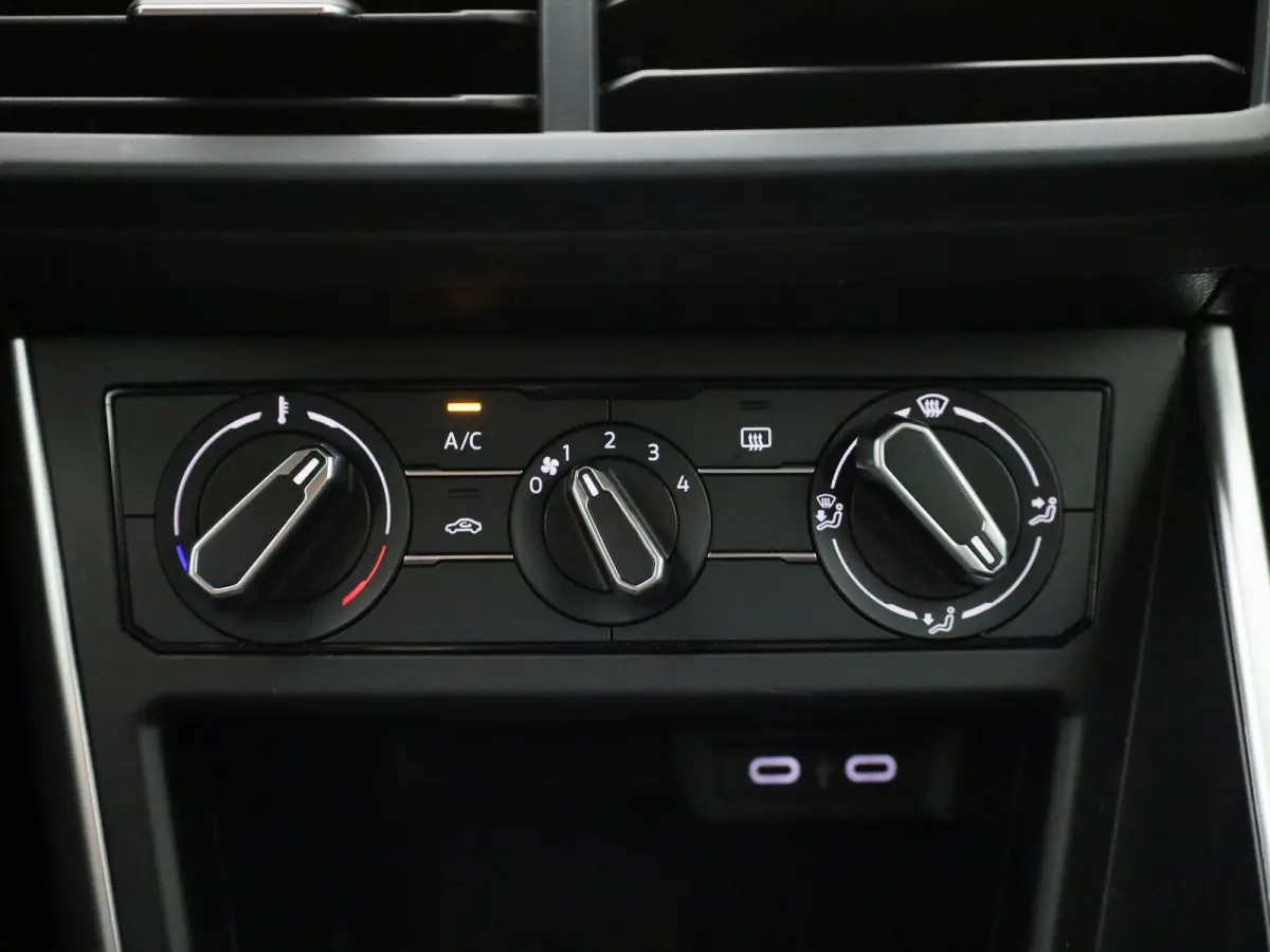 1.0 TSI Life | NAVIGATIE | DIGITAAL DASHBOARD | AIRCO | LMV | PARKEERSENSOREN | APPLE CARPLAY / ANDROID AUTO |