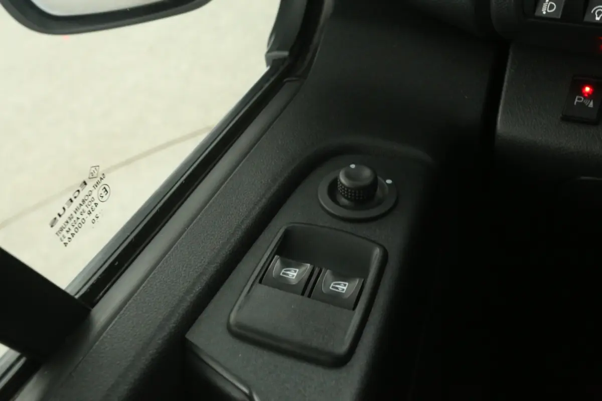 2.0 dCi L2H1 | Airco | Cruise | Camera | Carplay | 3 Zits | Trekhaak | Navi | Parkeersens.