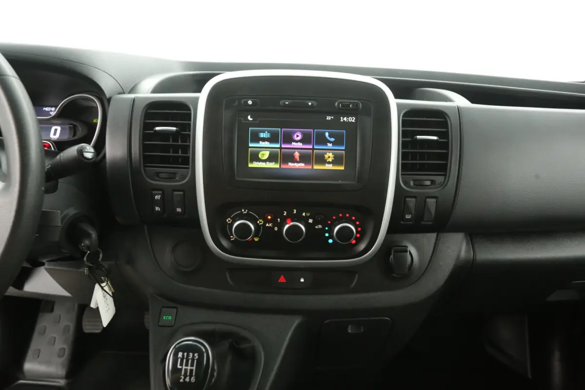 2.0 dCi L2H1 | Airco | Cruise | Camera | Carplay | 3 Zits | Trekhaak | Navi | Parkeersens.