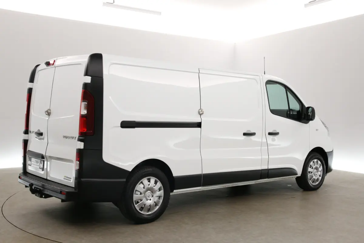 2.0 dCi L2H1 | Airco | Cruise | Camera | Carplay | 3 Zits | Trekhaak | Navi | Parkeersens.