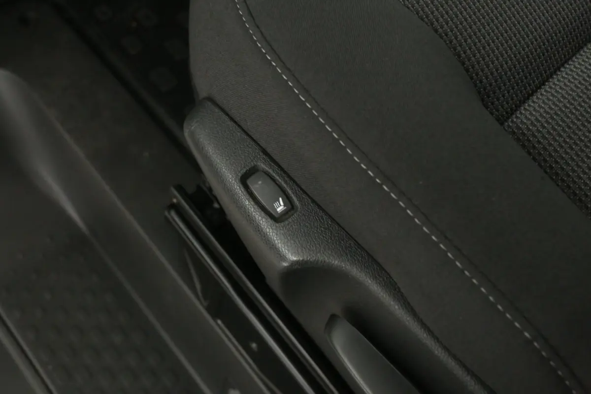 2.0 dCi L2H1 | Airco | Cruise | Camera | Carplay | 3 Zits | Trekhaak | Navi | Parkeersens.