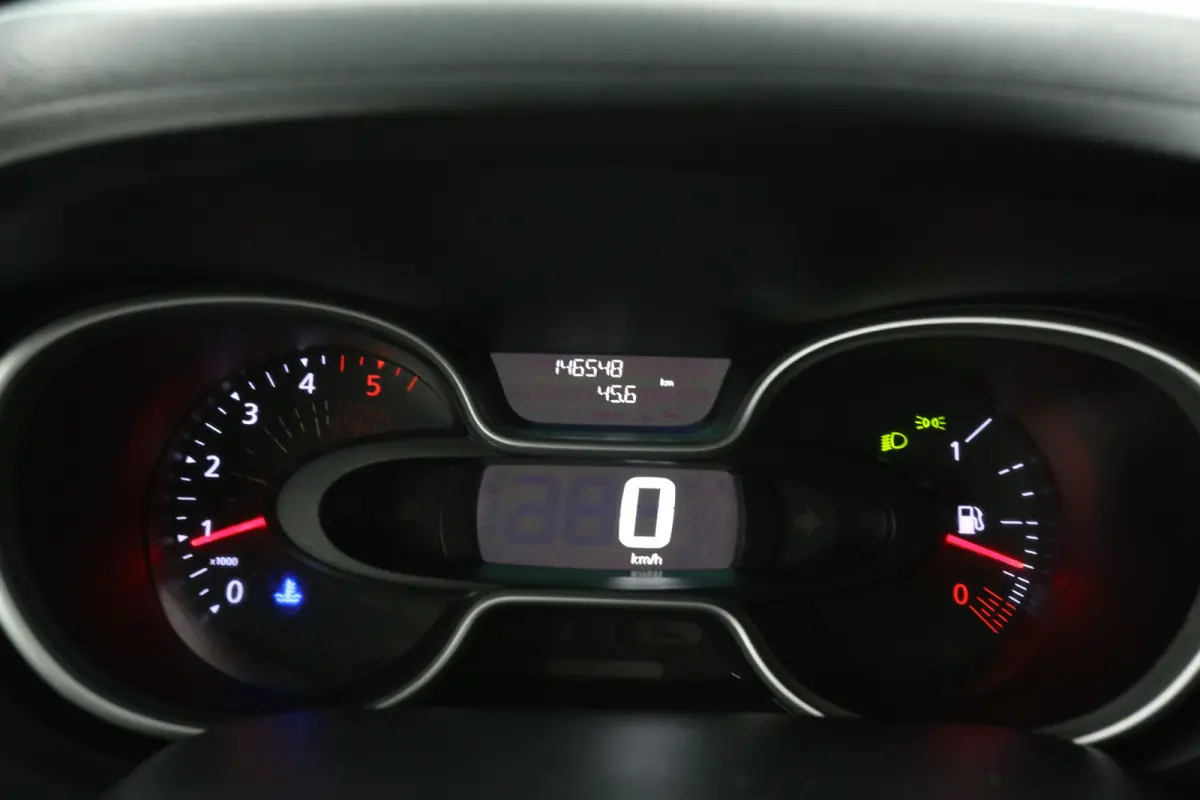 2.0 dCi L2H1 | Airco | Cruise | Camera | Carplay | 3 Zits | Trekhaak | Navi | Parkeersens.