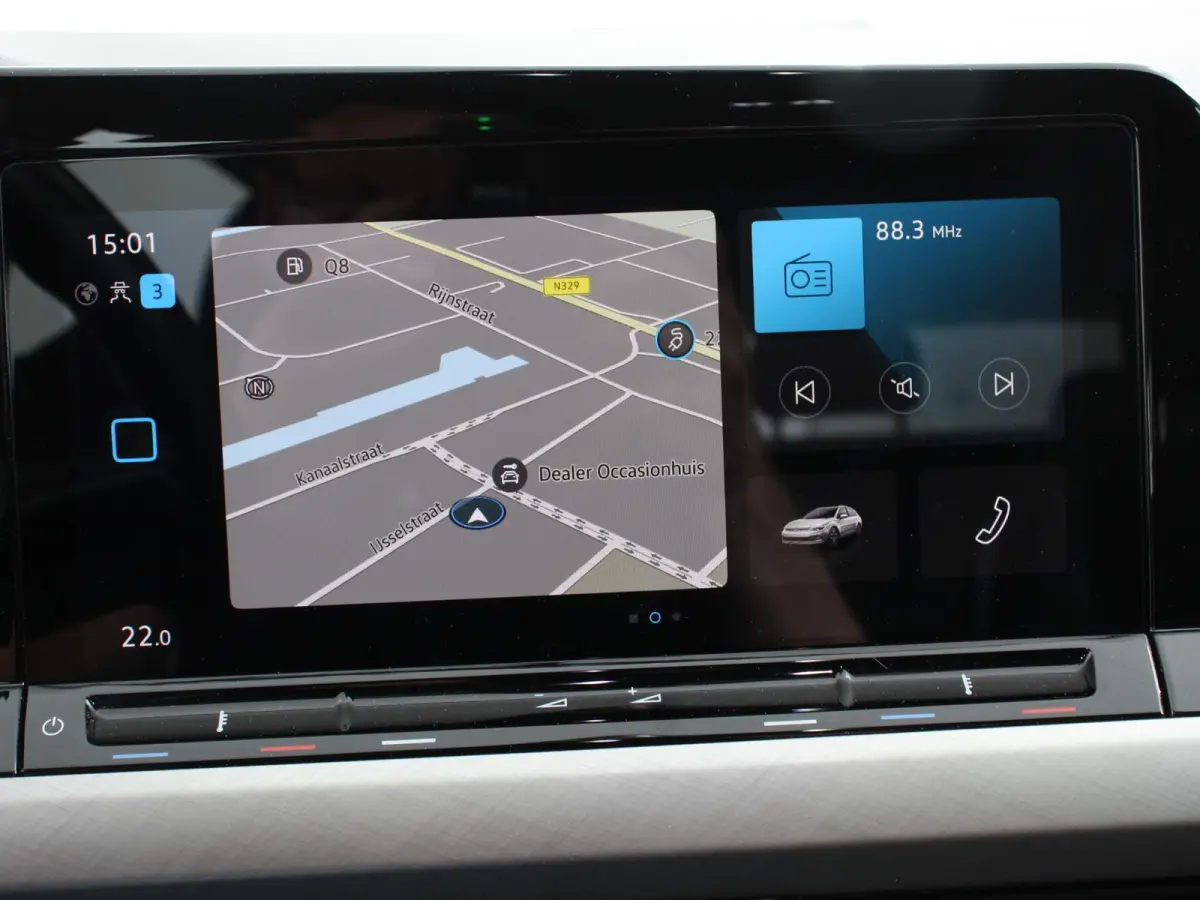 1.0 TSI 110pk Life Digitale Cockpit  Sfeerverlichting Cruise Control Climate Control Parkeer sensoren Navigatie Apple Carplay/Android Auto  Keyless start