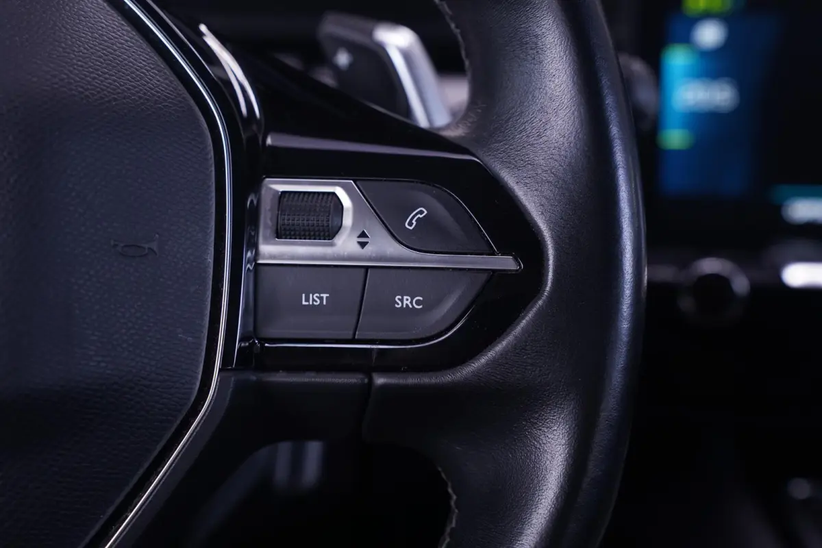 1.6 HYbrid Active Pack Business SOH 96% automaat Camera DAB-ontvangst Clima Cruise Navi PDC v+a Apple Carplay Led-verlichting Digi-cockpit 17"-lmv
