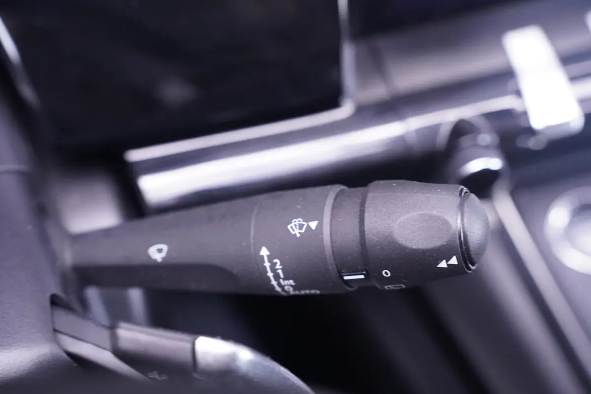 1.6 HYbrid Active Pack Business SOH 96% automaat Camera DAB-ontvangst Clima Cruise Navi PDC v+a Apple Carplay Led-verlichting Digi-cockpit 17"-lmv