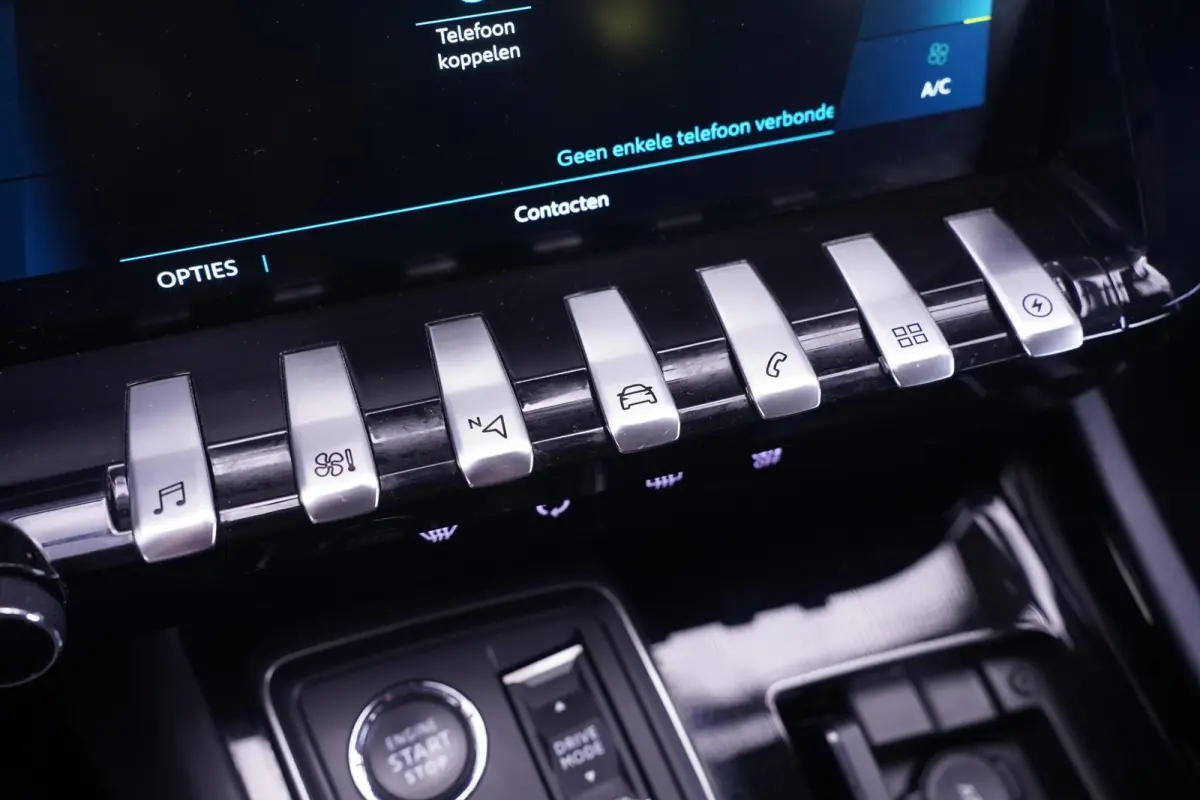 1.6 HYbrid Active Pack Business SOH 96% automaat Camera DAB-ontvangst Clima Cruise Navi PDC v+a Apple Carplay Led-verlichting Digi-cockpit 17"-lmv