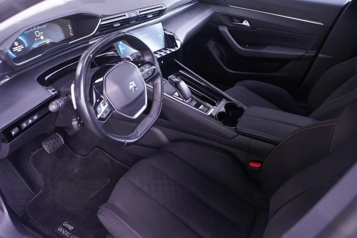 1.6 HYbrid Active Pack Business SOH 96% automaat Camera DAB-ontvangst Clima Cruise Navi PDC v+a Apple Carplay Led-verlichting Digi-cockpit 17"-lmv
